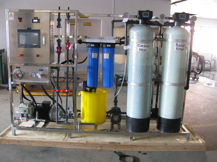 Salt water treatment plant for boat